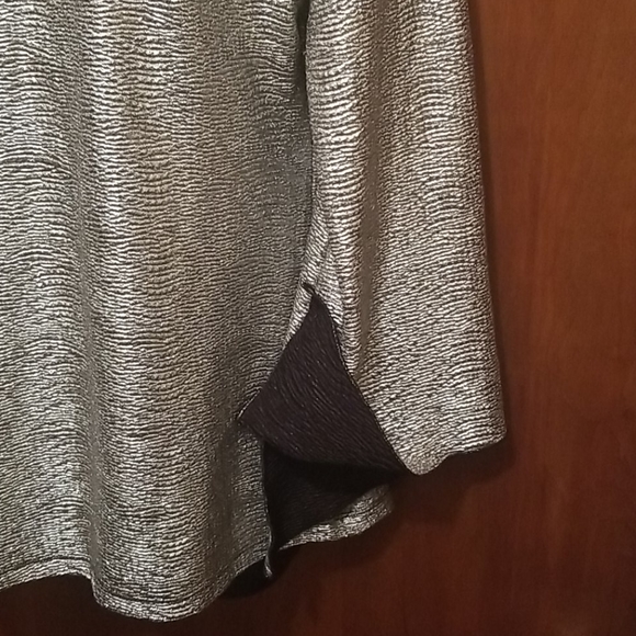 Silver Metallic Classy Top - Picture 3 of 7